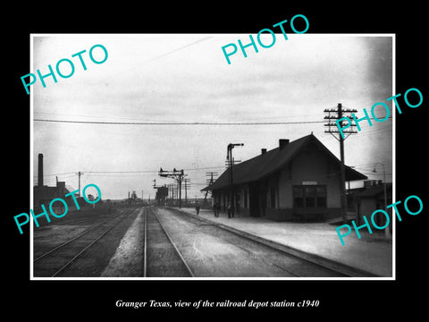 OLD LARGE HISTORIC PHOTO OF GRANGER TEXAS, THE RAILROAD DEPOT STATION c1940