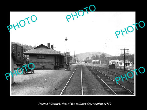 OLD LARGE HISTORIC PHOTO OF IRONTON MISSOURI, THE RAILROAD DEPOT STATION c1940