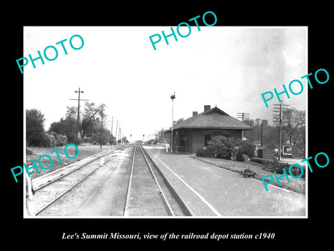 OLD LARGE HISTORIC PHOTO OF LEES SUMMIT MISSOURI RAILROAD DEPOT STATION c1940