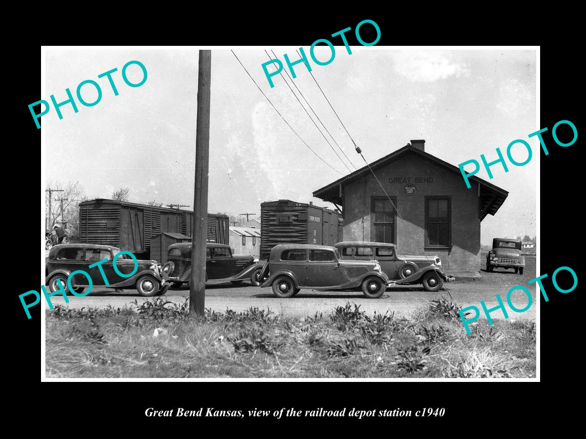 OLD LARGE HISTORIC PHOTO OF GREAT BEND KANSAS, THE RAILROAD DEPOT STATION c1940