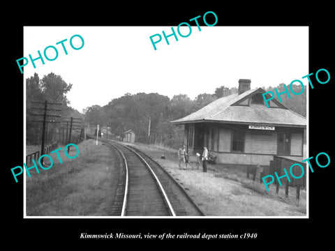 OLD LARGE HISTORIC PHOTO OF KIMMSWICK MISSOURI, THE RAILROAD DEPOT STATION c1940