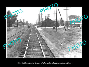 OLD LARGE HISTORIC PHOTO OF NEELYVILLE MISSOURI THE RAILROAD DEPOT STATION c1940