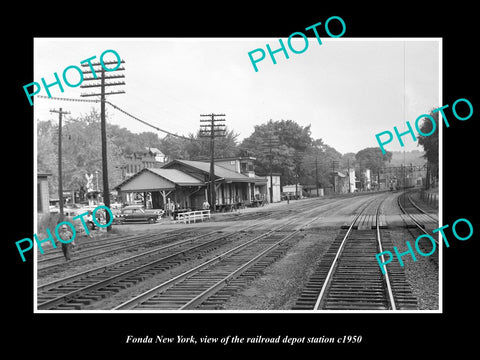 OLD LARGE HISTORIC PHOTO OF FONDA NEW YORK, THE RAILROAD DEPOT STATION c1950