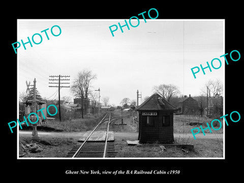 OLD LARGE HISTORIC PHOTO OF GHENT NEW YORK, THE BA RAILROAD CABIN c1950