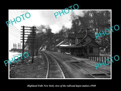 OLD LARGE HISTORIC PHOTO OF HIGHLAND FALLS NEW YORK RAILROAD DEPOT STATION c1940