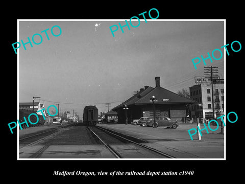 OLD LARGE HISTORIC PHOTO OF MEDFORD OREGON, THE RAILROAD DEPOT STATION c1940