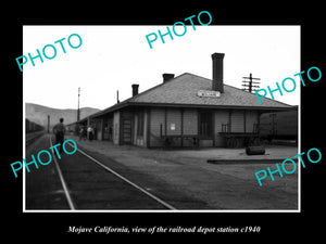 OLD LARGE HISTORIC PHOTO OF MOJAVE CALIFORNIA, THE RAILROAD DEPOT STATION c1940