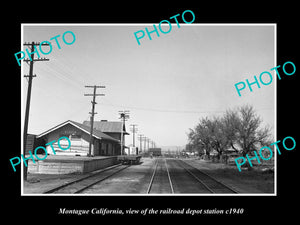 OLD LARGE HISTORIC PHOTO OF MONTAGUE CALIFORNIA, THE RAILROAD DEPOT STATION 1940