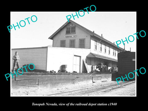 OLD LARGE HISTORIC PHOTO OF TONOPAH NEVADA, THE RAILROAD DEPOT STATION c1940