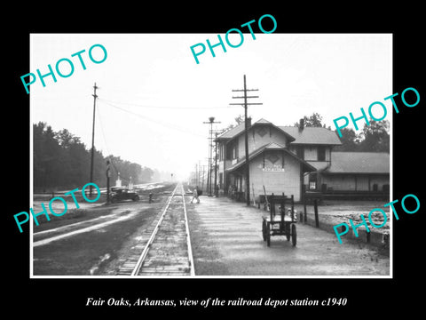 OLD LARGE HISTORIC PHOTO OF FAIR OAKS ARKANSAS, THE RAILROAD DEPOT STATION c1940