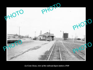 OLD LARGE HISTORIC PHOTO OF LE COSTE TEXAS, THE RAILROAD DEPOT STATION c1940