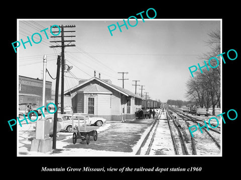 OLD LARGE HISTORIC PHOTO OF MOUNTAIN GROVE MISSOURI RAILROAD DEPOT STATION c1960