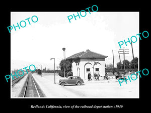 OLD LARGE HISTORIC PHOTO OF REDLANDS CALIFORNIA, THE RAILROAD DEPOT STATION 1940