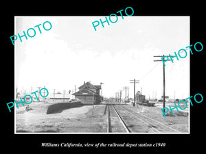 OLD LARGE HISTORIC PHOTO OF WILLIAMS CALIFORNIA, THE RAILROAD DEPOT STATION 1940