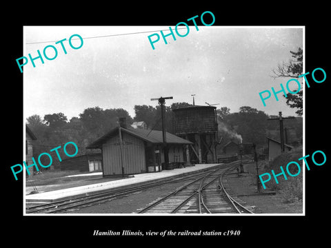 OLD LARGE HISTORIC PHOTO OF HAMILTON ILLINOIS, THE RAILROAD DEPOT STATION c1940