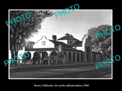 OLD LARGE HISTORIC PHOTO OF YERMO CALIFORNIA, THE RAILROAD DEPOT STATION c1940