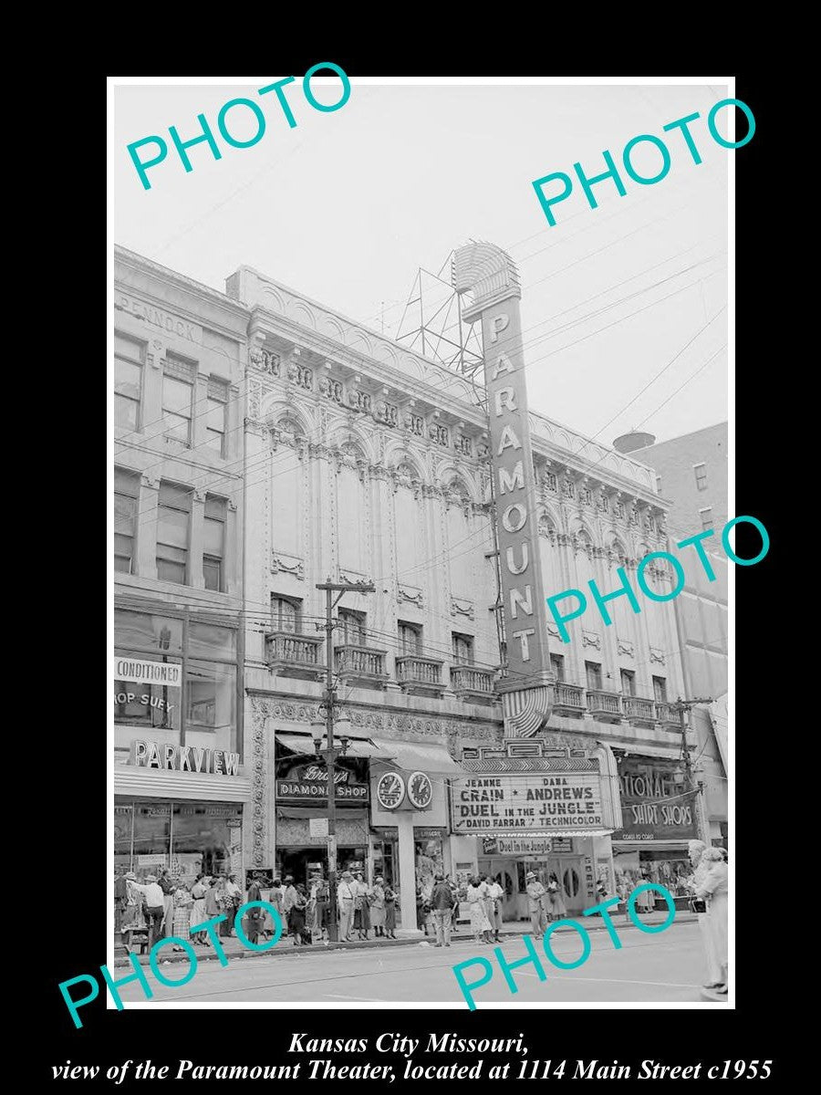 OLD LARGE HISTORIC PHOTO OF KANSAS CITY MISSOURI, THE PARAMOUNT THEATER c1955