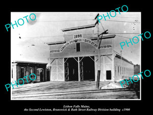 OLD LARGE HISTORIC PHOTO OF LISBON FALLS MAINE, THE LB&BS RAILWAY DEPOT c1900