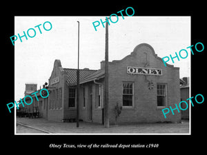 OLD LARGE HISTORIC PHOTO OF OLNEY TEXAS, THE RAILROAD DEPOT STATION c1940