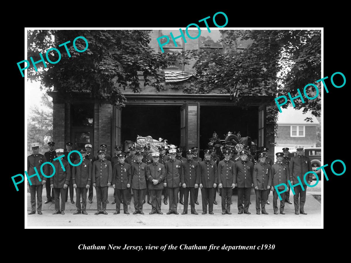 OLD LARGE HISTORIC PHOTO OF CHATHAM NEW JERSEY, THE FIRE STATION CREW c1930