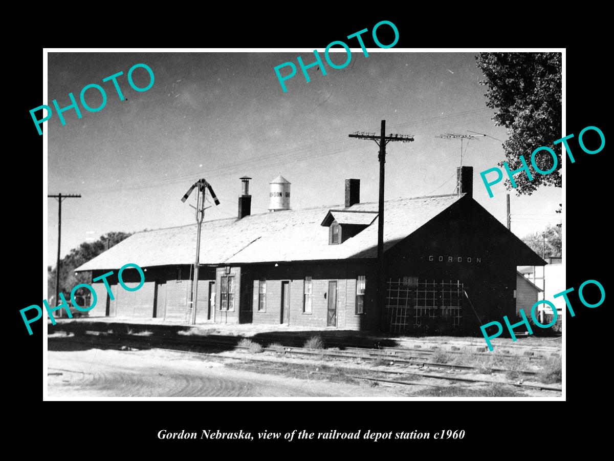 OLD LARGE HISTORIC PHOTO OF GORDON NEBRASKA, THE RAILROAD STATION c1960