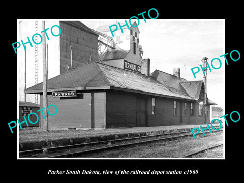 OLD LARGE HISTORIC PHOTO OF PARKER SOUTH DAKOTA, THE RAILROAD STATION c1960