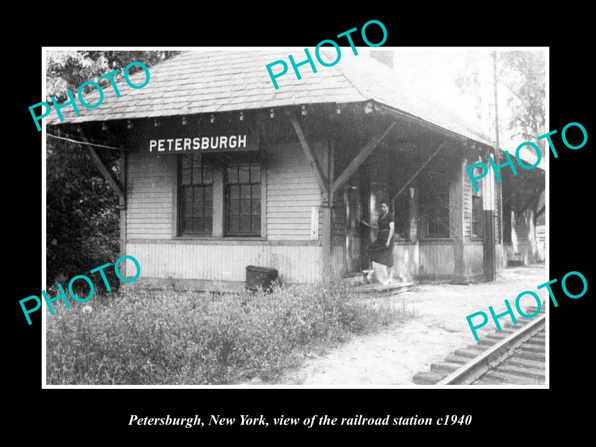 OLD LARGE HISTORIC PHOTO OF PETERSBURGH NEW YORK, THE RAILROAD STATION c1940