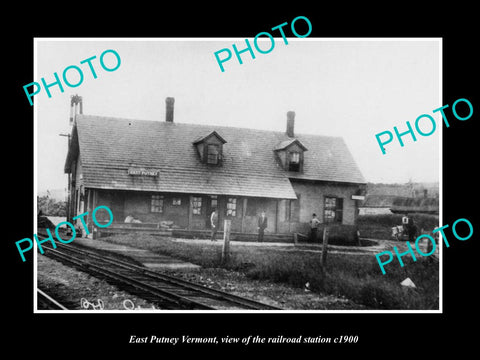 OLD LARGE HISTORIC PHOTO OF EAST PUTNEY VERMONT, THE RAILROAD STATION c1900