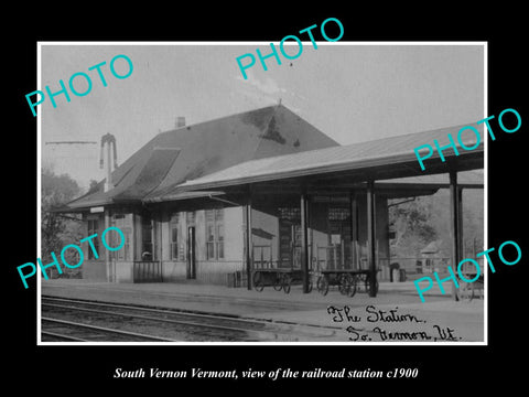 OLD LARGE HISTORIC PHOTO OF SOUTH VERNON VERMONT, THE RAILROAD STATION c1900