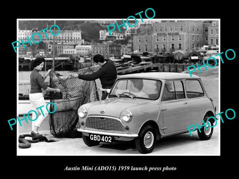 OLD LARGE HISTORIC PHOTO OF 1959 AUSTIN MINI CAR AD015 LAUNCH PRESS PHOTO 1