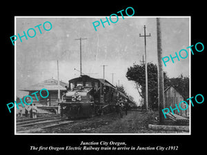 OLD LARGE HISTORIC PHOTO OF JUNCTION CITY OREGON, 1st ELECTRIC RAIL TRAIN 1912