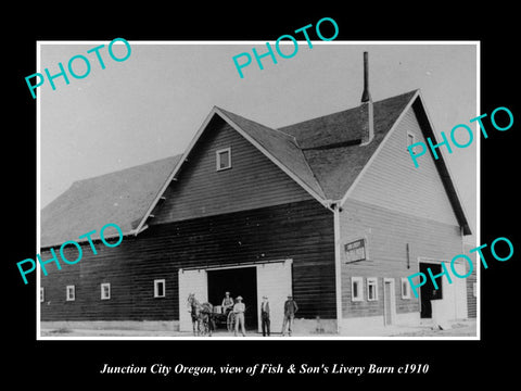 OLD LARGE HISTORIC PHOTO OF JUNCTION CITY OREGON, THE FISH HORSE STABLES c1910