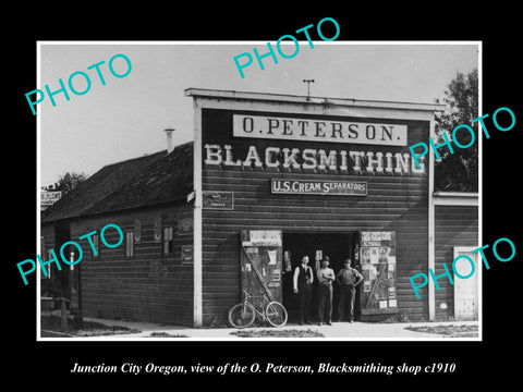 OLD LARGE HISTORIC PHOTO OF JUNCTION CITY OREGON, PETERSON BLACKSMITH SHOP c1910