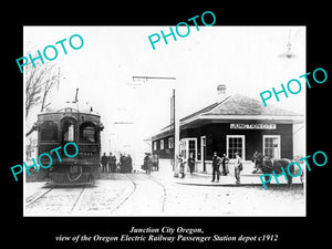 OLD LARGE HISTORIC PHOTO OF JUNCTION CITY OREGON, THE RAILROAD STATION c1912 2