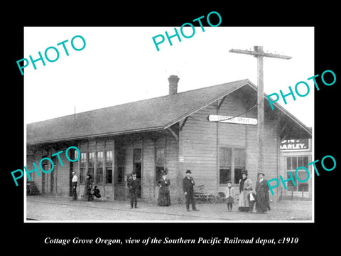 OLD LARGE HISTORIC PHOTO OF COTTAGE GROVE OREGON, THE RAILROAD DEPOT c1910