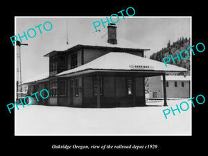 OLD LARGE HISTORIC PHOTO OF OAKRIDGE OREGON, THE RAILROAD DEPOT STATION c1920