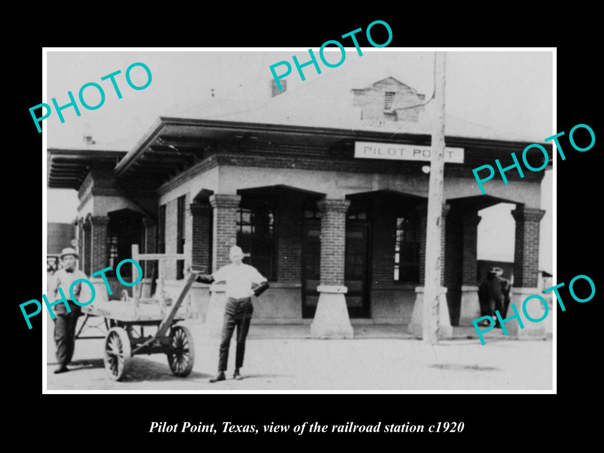 OLD LARGE HISTORIC PHOTO OF PILOT POINT TEXAS, THE RAILROAD STATION c1920