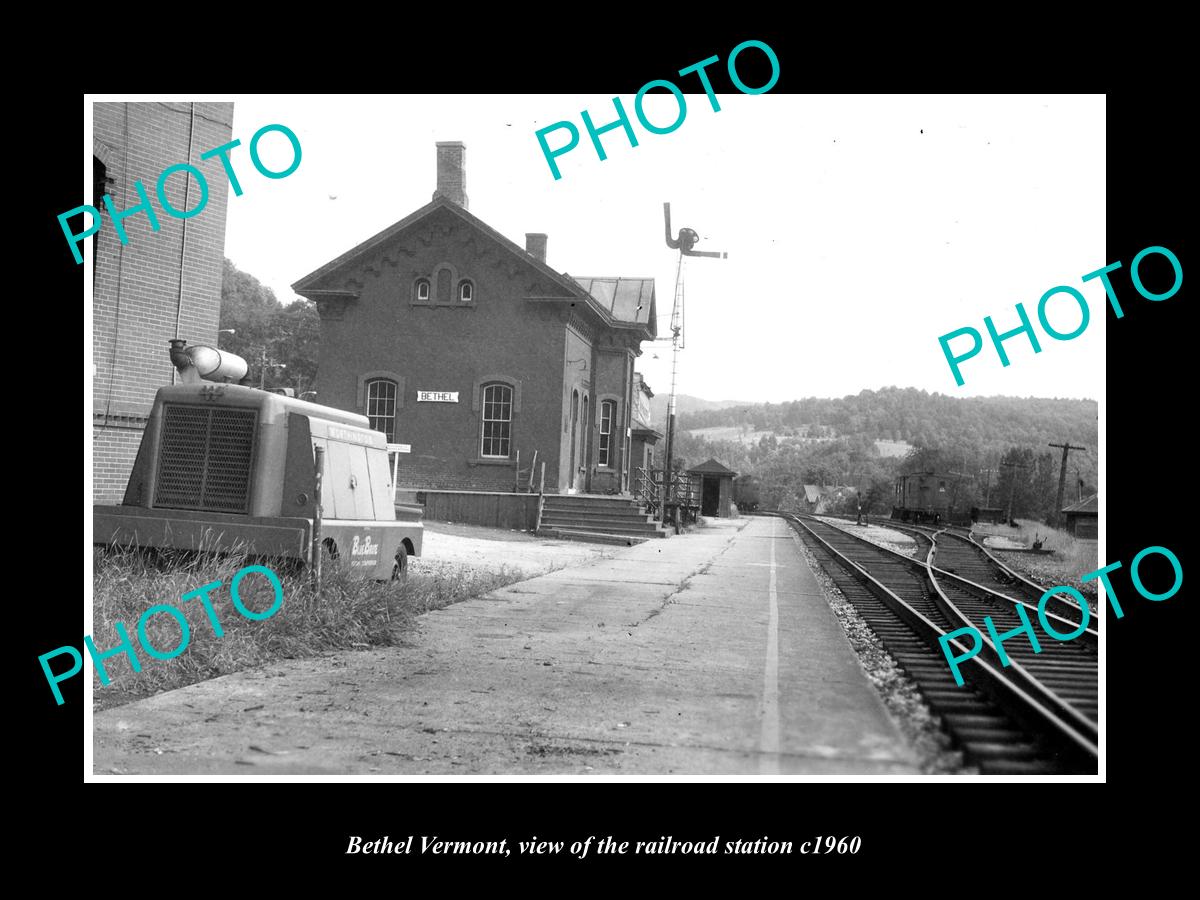 OLD LARGE HISTORIC PHOTO OF BETHEL VERMONT, THE RAILROAD STATION c1960