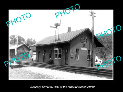 OLD LARGE HISTORIC PHOTO OF ROXBURY VERMONT, THE RAILROAD STATION c1960