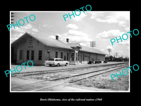 OLD LARGE HISTORIC PHOTO OF DAVIS OKLAHOMA, THE RAILROAD DEPOT STATION c1960