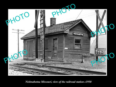 OLD LARGE HISTORIC PHOTO OF NISHNABOTNA MISSOURI, THE RAILROAD STATION c1950