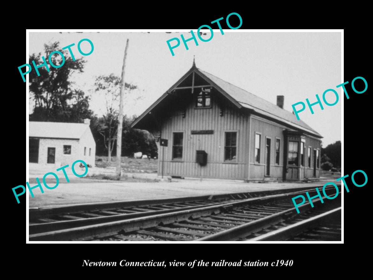 OLD LARGE HISTORIC PHOTO OF NEWTOWN CONNECTICUT, THE RAILROAD STATION c1940