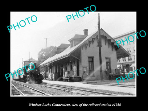 OLD LARGE HISTORIC PHOTO OF WINDSOR LOCKS CONNECTICUT, THE RAILROAD STATION 1930