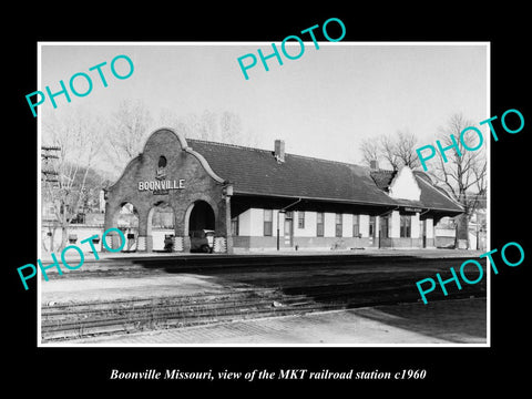 OLD LARGE HISTORIC PHOTO OF BOONVILLE MISSOURI, THE MKT RAILROAD STATION c1960