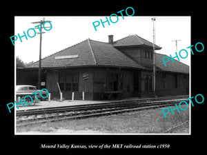 OLD LARGE HISTORIC PHOTO OF MOUND VALLEY KANSAS, THE MKT RAILROAD STATION c1950