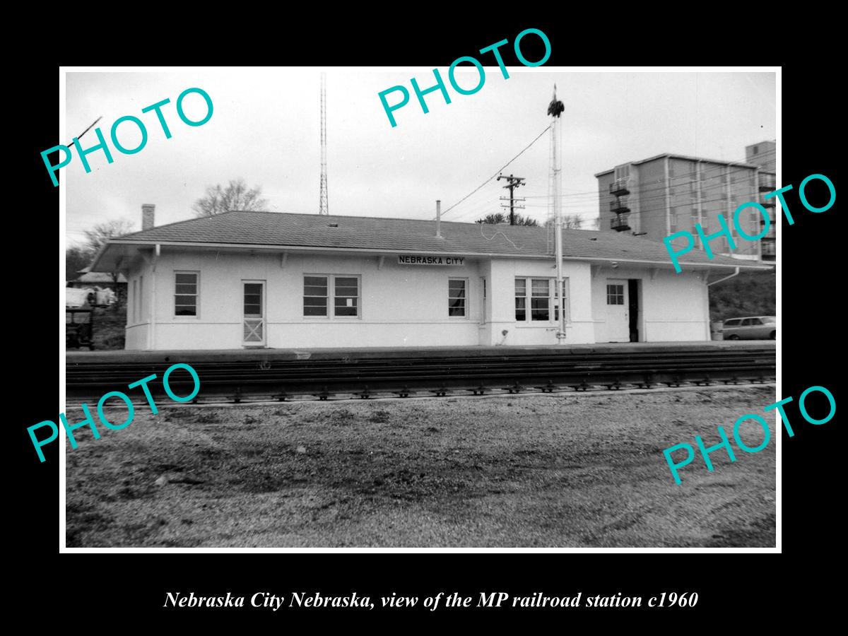 OLD LARGE HISTORIC PHOTO OF NEBRASKA CITY NEBRASAKA, THE RAILROAD STATION c1960