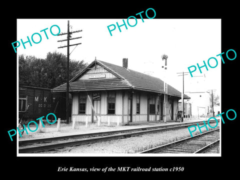 OLD LARGE HISTORIC PHOTO OF ERIE KANSAS, THE MKT RAILROAD STATION c1950