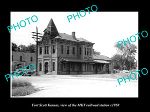 OLD LARGE HISTORIC PHOTO OF FORT SCOTT KANSAS, THE MKT RAILROAD STATION c1950