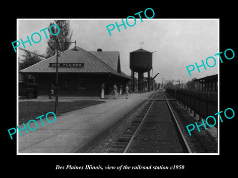 OLD LARGE HISTORIC PHOTO OF DES PLAINES ILLINOIS, THE RAILROAD STATION c1950