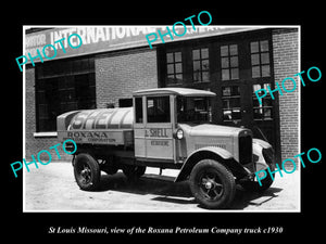 OLD LARGE HISTORIC PHOTO OF ST LOUIS MISSOURI, THE ROXANA PETROL CO TRUCK c1930